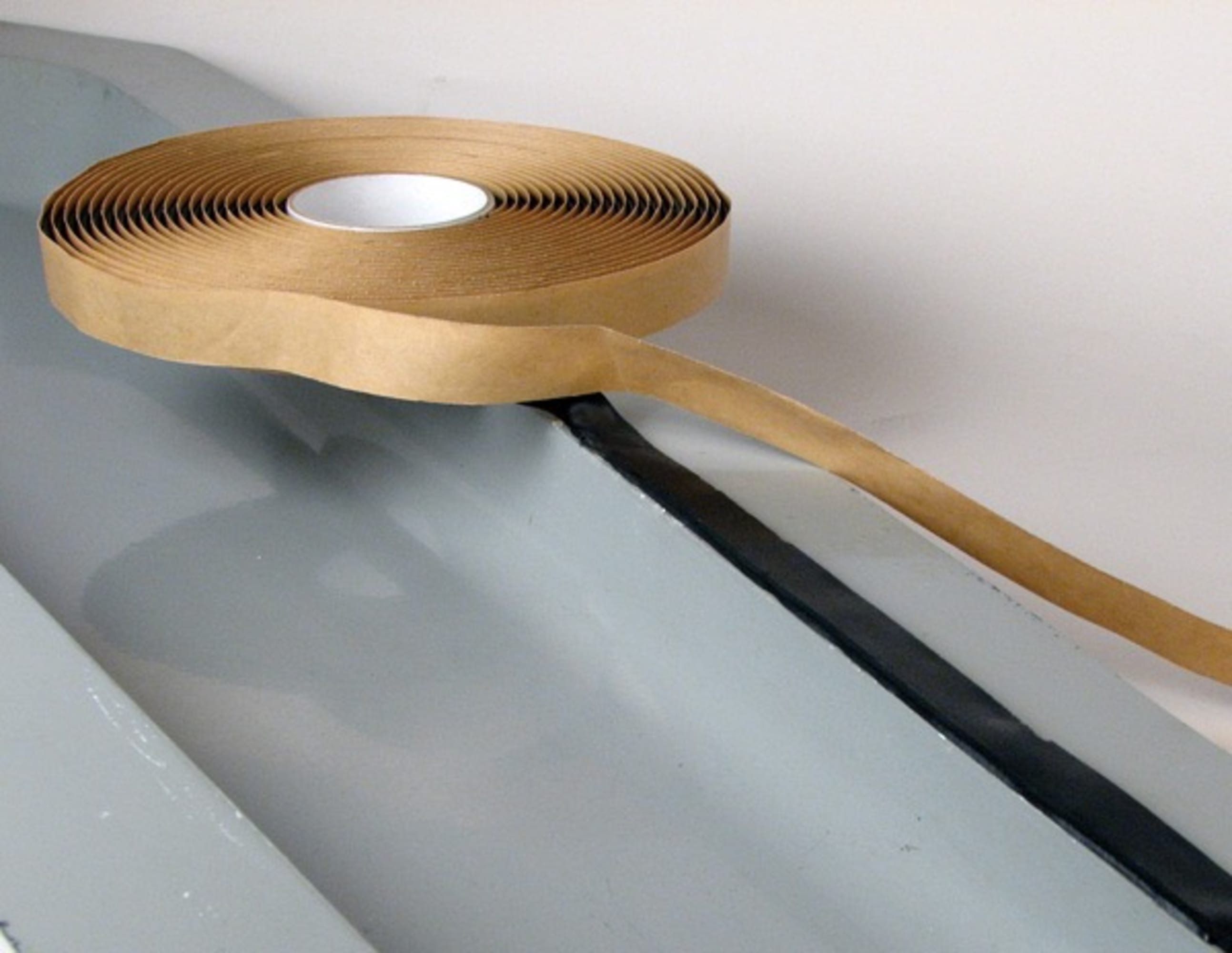 Vacuum sealing tape DARK GREY, 3.2 x 12.7 mm x 7.6 m (up to 210 °C)