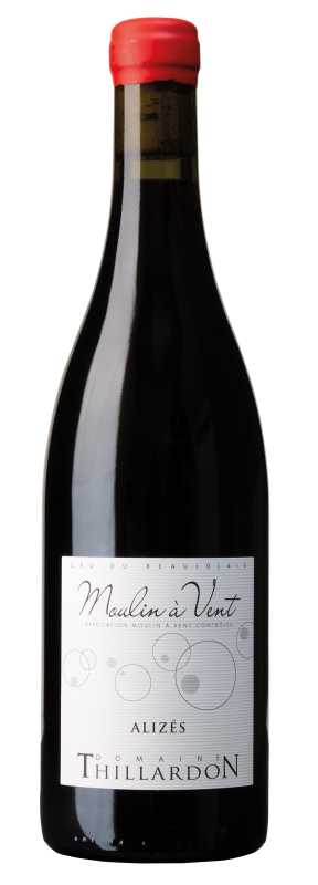 Produktfoto: Hochwertige Weinflasche mit rotem Wachssiegel und Etikett “Moulin à Vent“, “Alizés“, “Domaine Thillardon“.