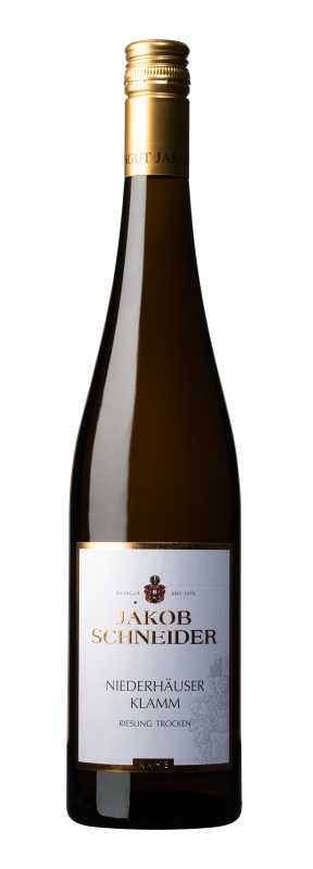 Produktfoto: Weinflasche mit goldener Kapsel, Etikett 'JAKOB SCHNEIDER', 'NIEDERHÄUSER KLAMM', 'RIESLING TROCKEN'.