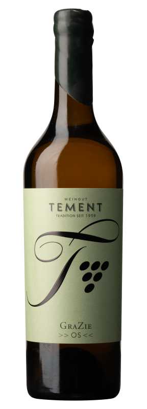 Produktfoto: Weinflasche mit grünem Etikett, Aufschrift Weingut Tement, GraZie OS.