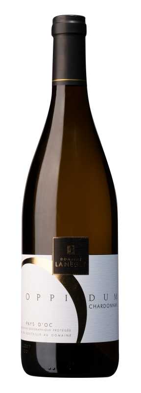 Produktfoto: Weinflasche Domaine L'Aigle Chardonnay, Etikett mit schwarzem Logo und Text 'Oppidum'. Herkunft: Pays d'Oc.