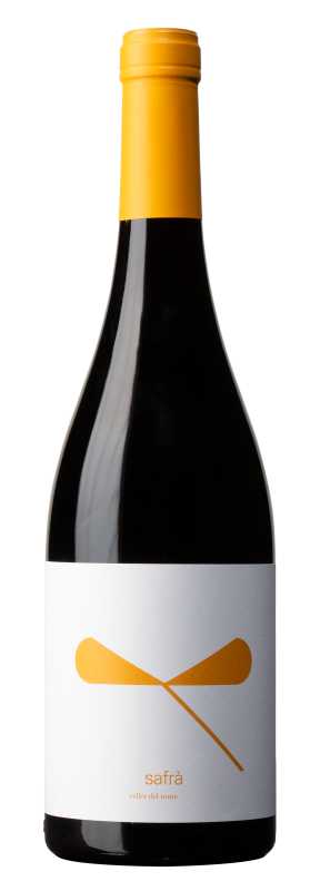 Produktfoto: Flasche Rotwein mit gelbem Etikett und Verschluss, Aufschrift “safrà“ und “celler del roure“.