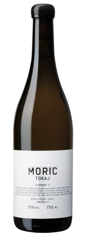 Produktfoto: Eine Weinflasche mit einem weißen Etikett, auf dem “MORIC TOKAJ FURMINT T“ steht. Alkoholgehalt 13%, 750 ml.