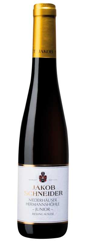 Produktfoto: Weinflasche “Jakob Schneider Riesling Auslese“ mit goldener Kapsel und weißem Etikett.