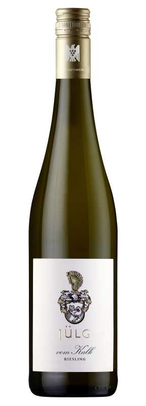 Produktfoto: Weinflasche mit Etikett “Jülg vom Kalk Riesling“ und Wappen.