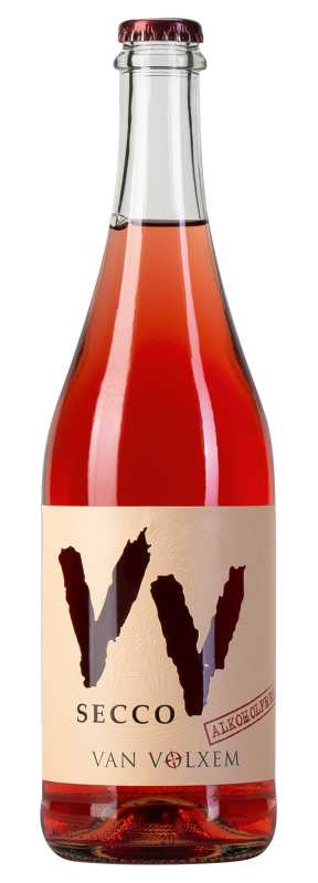 Produktfoto: Flasche mit rotem Secco, Etikett mit VV und Van Volxem, alkoholfrei.