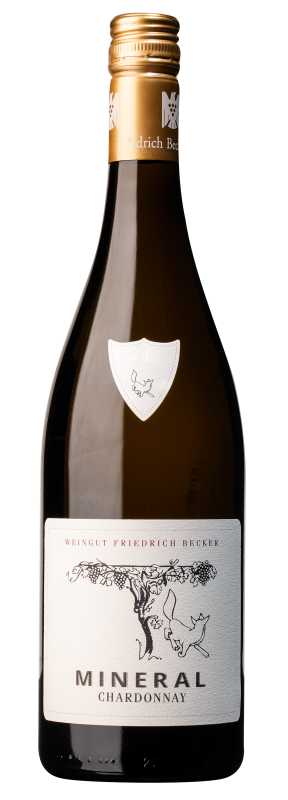 Produktfoto: Weinflasche mit goldenem Verschluss und Etikett 'Mineral Chardonnay'.