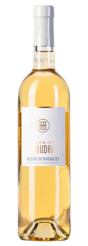 Produktfoto: Weißweinflasche mit Etikett 'Domaine Boudau Muscat de Rivesaltes'. Weiße Kapsel, klarer Wein, 750 ml.