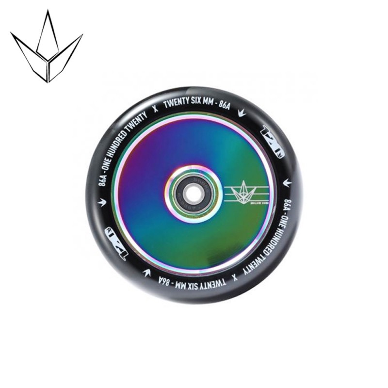 Ein Scooter-Rad mit Regenbogenfarben und schwarzem Rand. Aufschrift: 