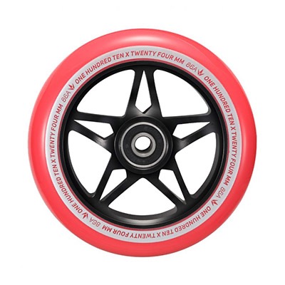 Rotes Rad mit schwarzer Felge, weißem Text auf der Seite.