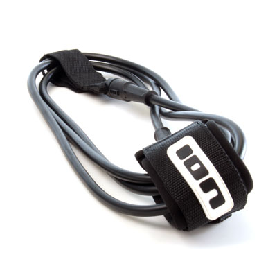 Ein schwarzes Kabel mit einem Klettverschluss, auf dem 'ION' steht.