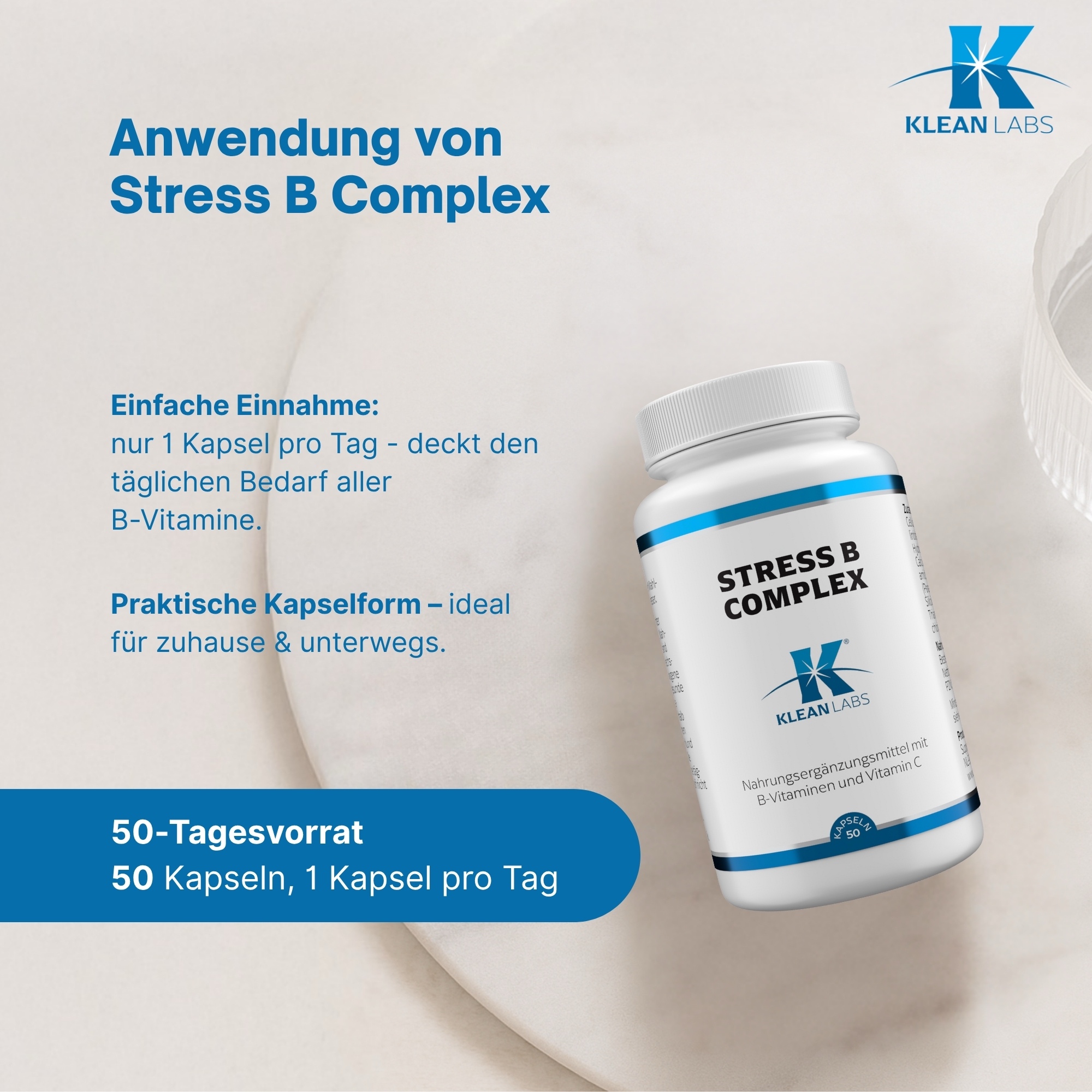 Produktfoto: Das Bild zeigt eine weiße Plastikflasche mit blauem Etikett, auf dem “STRESS B COMPLEX“ steht. Darunter ist das Logo von KLEAN LABS zu sehen. Die Flasche enthält 50 Kapseln eines Nahrungsergänzungsmittels mit B-Vitaminen und Vitamin C.