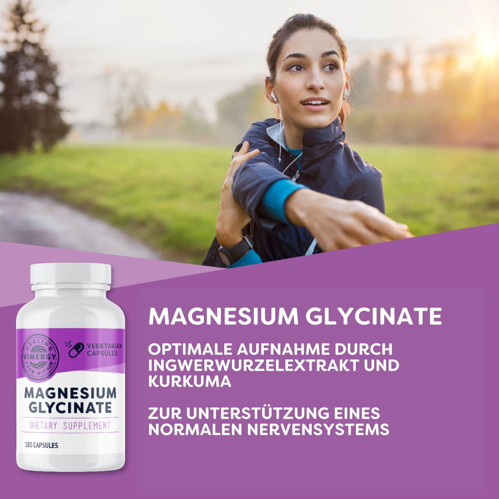 Produktfoto: Eine Frau in Sportkleidung dehnt sich auf einem Feldweg bei Sonnenuntergang. Neben ihr ist eine Flasche Magnesium Glycinate Nahrungsergänzungsmittel abgebildet. Der Text auf dem Bild beschreibt die Vorteile von Magnesium Glycinate für die Unterstützung des Nervensystems und die optimale Aufnahme durch Ingwerwurzelextrakt und Kurkuma.