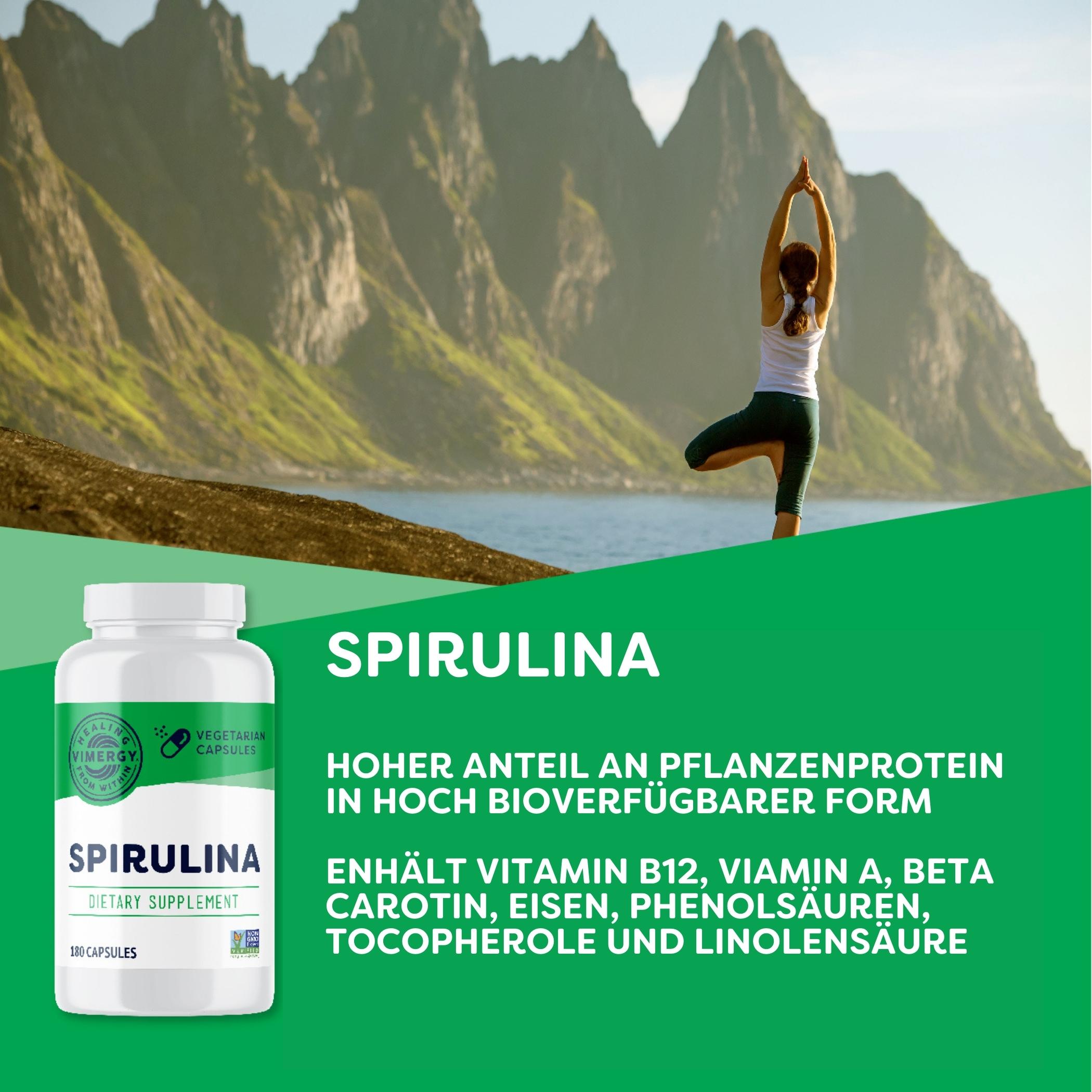 Produktfoto: Werbung für Spirulina-Kapseln mit einer Frau, die Yoga vor einer Bergkulisse macht. Spirulina enthält Vitamine und Mineralstoffe.