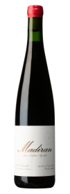 Produktfoto: Flasche Rotwein mit rotem Wachssiegel, Etikett mit Text “Madiran Sans Sulfites Ajoutés“, 100% Tannat, Apellation d'Origine Protégée.