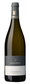 Produktfoto: Hochwertige Weinflasche mit Etikett 'Schäfer-Fröhlich Chardonnay S trocken'. Dunkle Flasche mit grauem Verschluss.