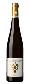 Produktfoto: Hochwertige Schlegelflasche mit goldener Kapsel und Etikett. Aufschrift: Mandelberg Weißer Burgunder GG Pfalz.