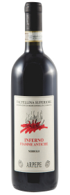 Produktfoto: Hochwertige Weinflasche, Etikett mit “Valtellina Superiore Inferno Fiamme Antiche“ und “Arpepe“. Schwarzer Verschluss.