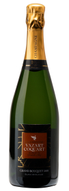Produktfoto: Grüne Champagnerflasche in Burgunderform mit goldener Kapsel, schwarzem Etikett. Text: Champagne Vazart Coquart Chouilly Grand Cru Grand Bouquet 2018 Blanc de Blancs. Format: Siebenhundertfünfzig Milliliter.