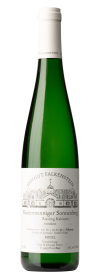 Produktfoto: Grüne Schlegelflasche mit weißem Etikett des Hofgut Falkenstein. Aufschrift: Niedermenniger Sonnenberg Riesling Kabinett trocken.