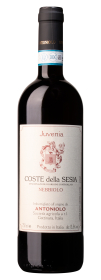 Produktfoto: Eine Flasche Rotwein mit dem Etikett “Juvenia Coste della Sesia Nebbiolo“ von Antoniolo.