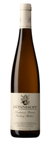 Produktfoto: Eine Weinflasche mit dem Etikett “Dönnhoff Oberhäuser Brücke Riesling Spätlese“. Der Wein stammt aus Deutschland.