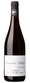 Produktfoto: Burgunderflasche mit schwarzer Kapsel, weißem Etikett, Text: Beaujolais Villages, La Sambinerie, Domaine Richard Rottiers. Flaschenformat: 0,75 Liter.