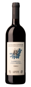 Produktfoto: Hochwertige Weinflasche mit Etikett 'Valtellina Superiore Sassella Stella Retica Nebbiolo' von Arpepe.