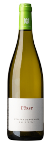 Produktfoto: Weinflasche mit grünem Verschluss und Etikett 'Fürst, WEISSER BURGUNDER, pur mineral'.