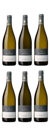 Produktfoto: Sechs Weinflaschen von Schäfer-Fröhlich, Sorten: Weisser Burgunder, Chardonnay, Grauburgunder, jeweils mit grauem Etikett und goldenem Logo auf schwarzem Hintergrund.