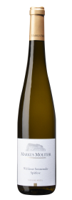 Produktfoto: Weinflasche mit goldener Kapsel und weißem Etikett mit der Aufschrift Markus Molitor Wehlener Sonnenuhr Spätlese Riesling Mosel.
