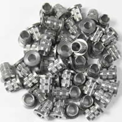 Fix-A-Form Durchgangsstück 12 x 12 mm, Bohrung 6,1