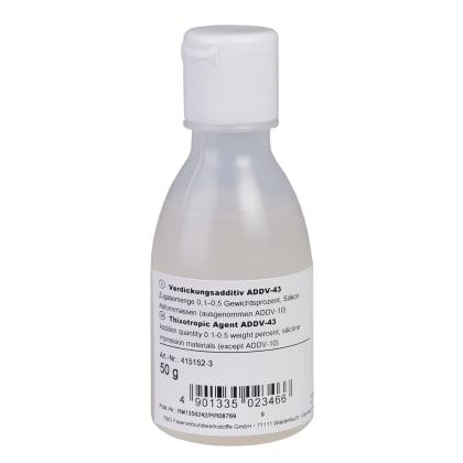 Eine Flasche mit Verdickungsadditiv ADDV-43, 50g, mit Etikett in Deutsch und Englisch. Enthält Barcode und Produktinformationen.