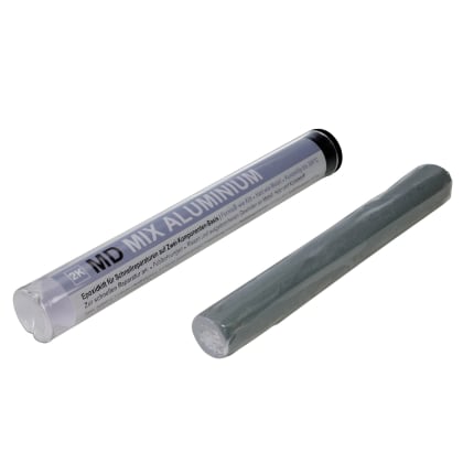 Ein Epoxidharz-Set mit einer Tube und einem Stab, beschriftet mit 