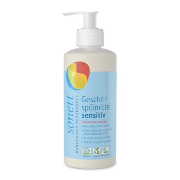 Produktfoto: Die Abbildung zeigt eine Flasche mit Sonett Geschirrspülmittel sensitiv. Die Flasche ist weiß mit einem blauen Etikett, das den Produktnamen und Informationen zur Hautverträglichkeit und biologischen Abbaubarkeit enthält. Das Etikett zeigt außerdem Logos für Umweltzertifikate.