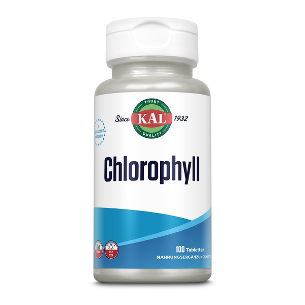 Produktfoto: Das Bild zeigt eine weiße Kunststoffflasche mit einem Etikett der Marke KAL. Auf dem Etikett steht 'Chlorophyll' in großen, blauen Buchstaben. Die Flasche enthält 100 Tabletten eines Nahrungsergänzungsmittels. Das Etikett hat eine blaue und weiße Farbgebung mit dem KAL-Logo oben.