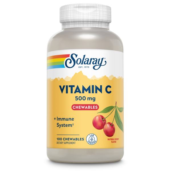Produktfoto: Das Bild zeigt eine Flasche Solaray Vitamin C 500 mg Kautabletten. Die Flasche ist weiß mit einem gelben Etikett, auf dem der Markenname und die Produktinformationen in blauer Schrift stehen. Es sind 100 Kautabletten enthalten, die den Geschmack von natürlicher Kirsche haben. Das Etikett zeigt auch ein Bild von Kirschen und betont die Unterstützung des Immunsystems. Die Flasche hat einen weißen Schraubverschluss.