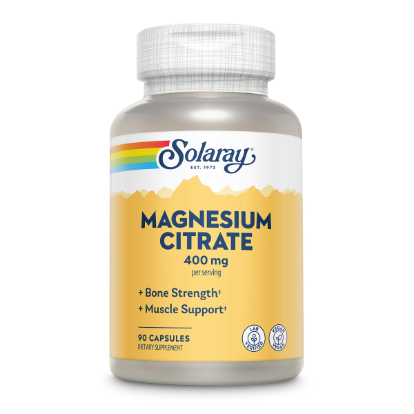 Produktfoto: Eine Plastikflasche mit einem Etikett, das “Solaray Magnesium Citrate 400 mg“ zeigt. Das Etikett ist gelb mit einem Regenbogenstreifen oben. Die Flasche enthält 90 Kapseln, die für Knochenstärke und Muskelunterstützung beworben werden.