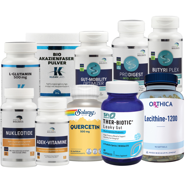 Produktfoto: Das Bild zeigt eine Sammlung von Nahrungsergänzungsmitteln in verschiedenen Verpackungen. Zu sehen sind Produkte wie L-Glutamin, Bio Akazienfaser Pulver, Gut-Mobility Optimizer, Pro Digest, Butyri Plex, Nukleotide, ADEK-Vitamine, Quercetin, Ther-Biotic Leaky Gut und Lecithine-1200. Die Verpackungen sind in unterschiedlichen Farben gestaltet, hauptsächlich in Weiß und Blau. Die Produkte sind auf einer weißen Fläche gruppiert.