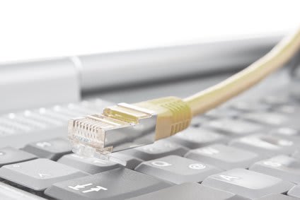 Laptop-Tastatur und Lan-Kabel 1